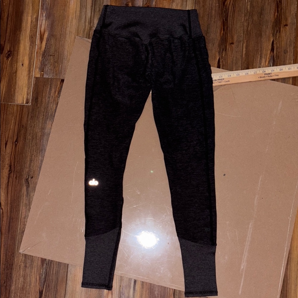 ALO Yoga Charcoal Leggings - Picture 6 of 7